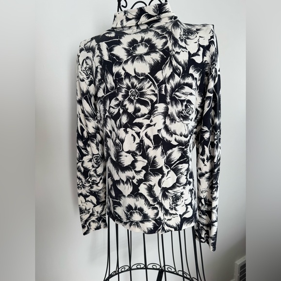 Floral Black and White Women's Silk Sweater - Picture 2 of 4